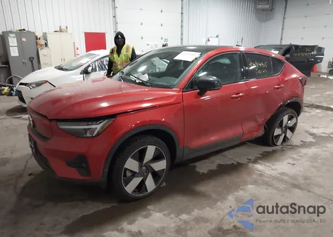 2023 Volvo C40 Recharge Pure Electric Twin Ultimate z USA, uszkodzony, nr VIN YV4ED3GM9P2040058